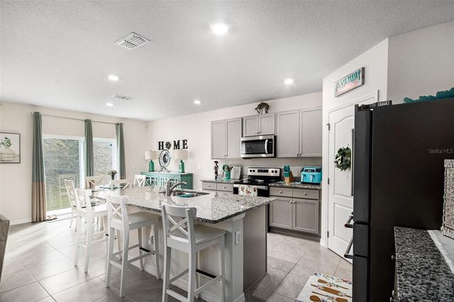 3027 BEAU LOOP, Tavares, FL 32778