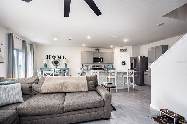 3027 BEAU LOOP, Tavares, FL 32778