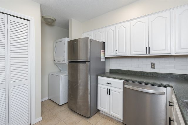 468 Island St 468, Stoughton, MA 02072