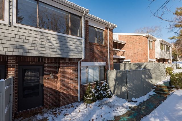 468 Island St 468, Stoughton, MA 02072