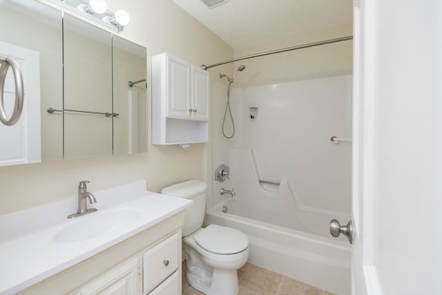 468 Island St 468, Stoughton, MA 02072