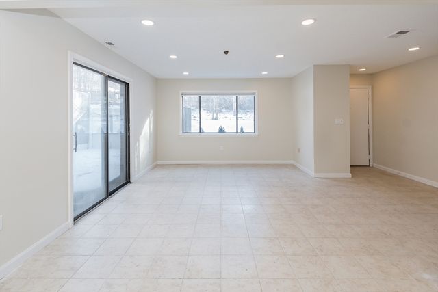 468 Island St 468, Stoughton, MA 02072