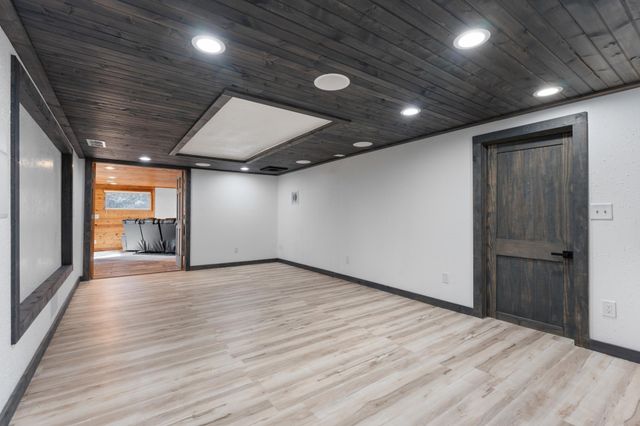 26 Oak Lane, Pine Island, MN 55963