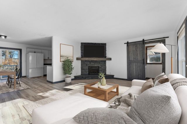 26 Oak Lane, Pine Island, MN 55963