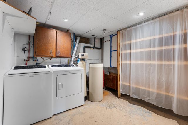 26 Oak Lane, Pine Island, MN 55963