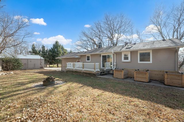 26 Oak Lane, Pine Island, MN 55963