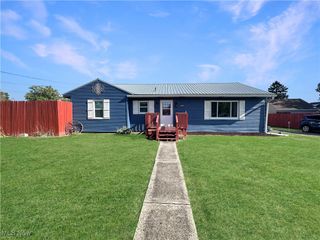 2408 Eldersville Rd, Follansbee, WV 26037