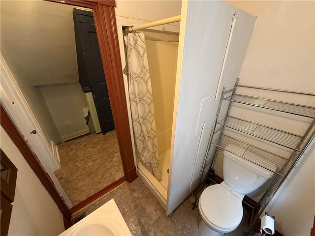 14 Shank St, Spring Hill, PA 15212