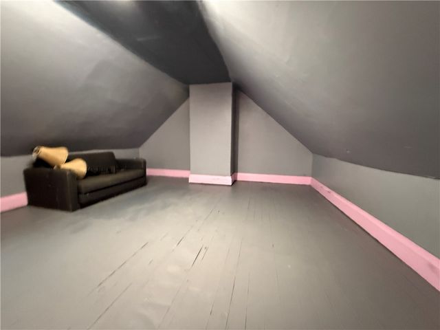 14 Shank St, Spring Hill, PA 15212