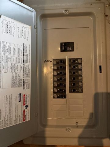 14 Shank St, Spring Hill, PA 15212