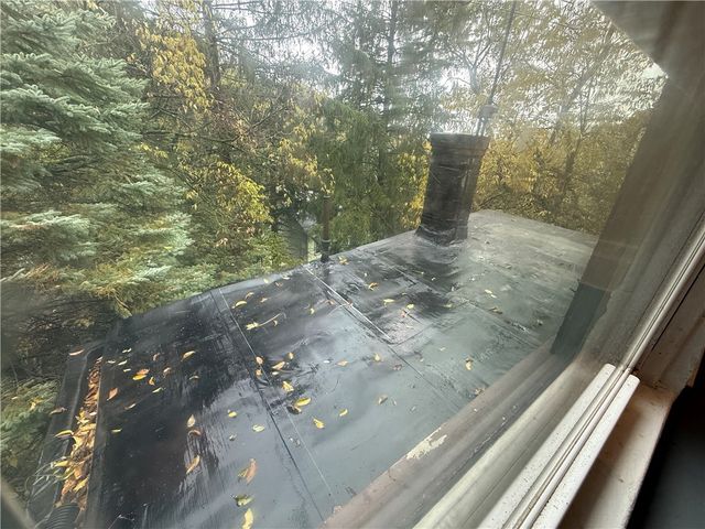 14 Shank St, Spring Hill, PA 15212