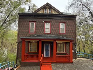 14 Shank St, Spring Hill, PA 15212