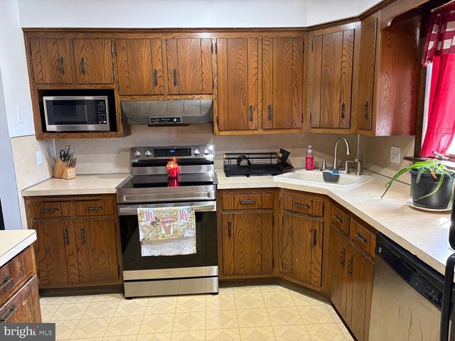 904 CEDAR AVE, Pitman, NJ 08071