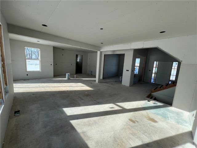 19007 W 170th Terrace, Olathe, KS 66062