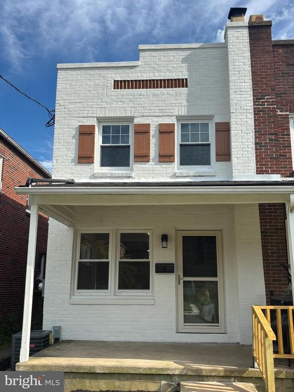 236 LOCUST ST, New Holland, PA 17557