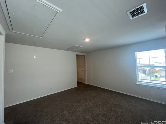 141 Middle Green, Floresville, TX 78114