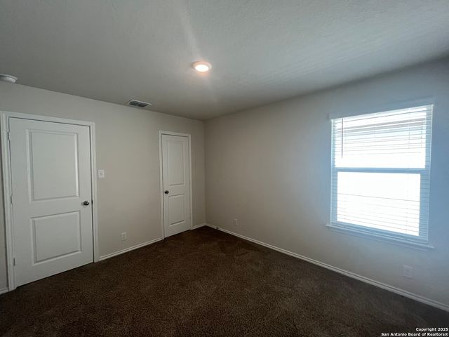 141 Middle Green, Floresville, TX 78114