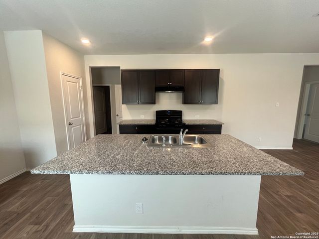 141 Middle Green, Floresville, TX 78114