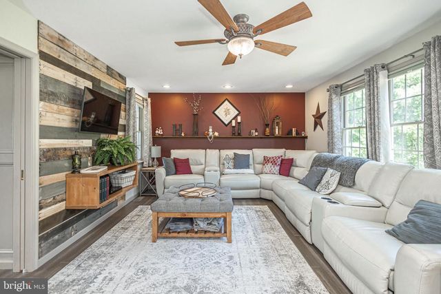 5128 MCLEAN STATION RD, Green Lane, PA 18054