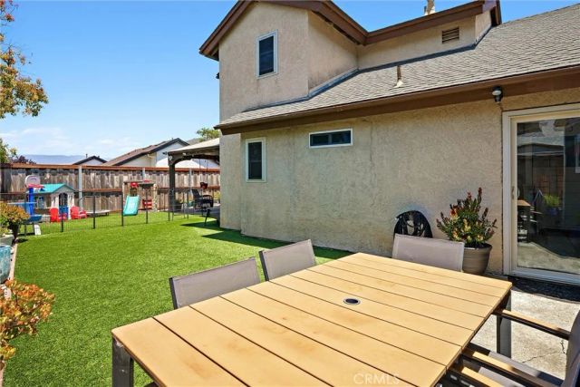 833 Escuela Court, San Luis Obispo, CA 93405