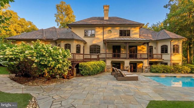 9250 PERSIMMON TREE RD, Potomac, MD 20854