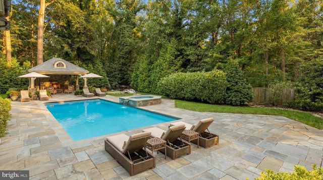 9250 PERSIMMON TREE RD, Potomac, MD 20854