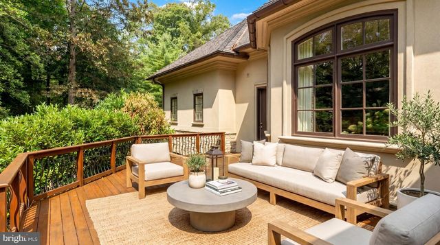 9250 PERSIMMON TREE RD, Potomac, MD 20854
