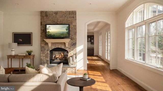 9250 PERSIMMON TREE RD, Potomac, MD 20854