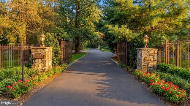 9250 PERSIMMON TREE RD, Potomac, MD 20854