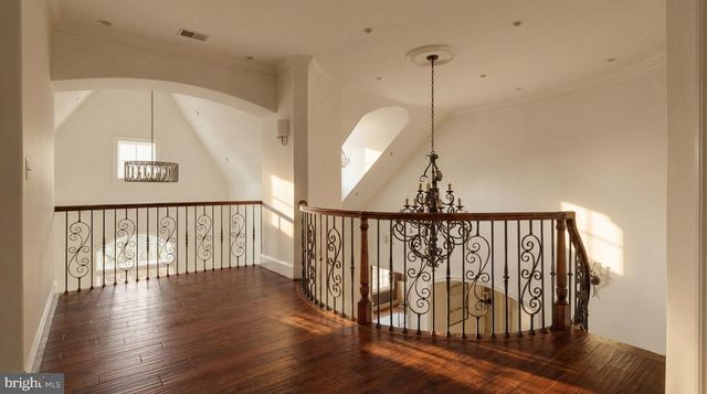 9250 PERSIMMON TREE RD, Potomac, MD 20854