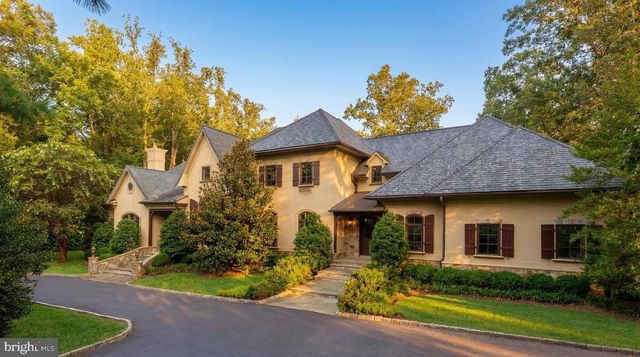 9250 PERSIMMON TREE RD, Potomac, MD 20854