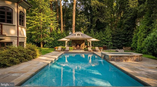 9250 PERSIMMON TREE RD, Potomac, MD 20854