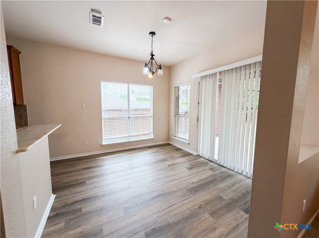 312 Crowfoot Drive, Harker Heights, TX 76548