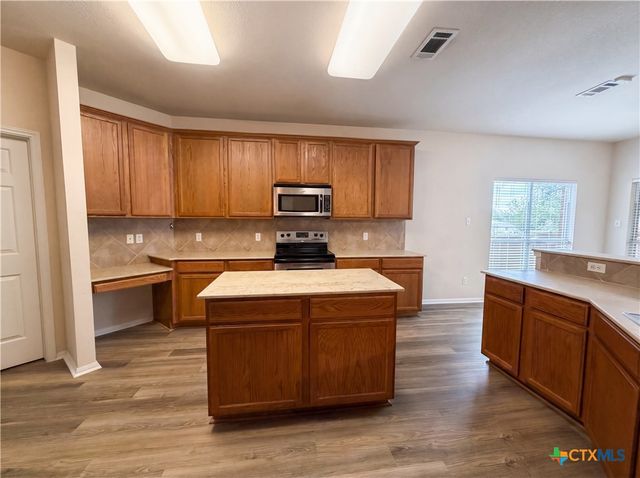 312 Crowfoot Drive, Harker Heights, TX 76548