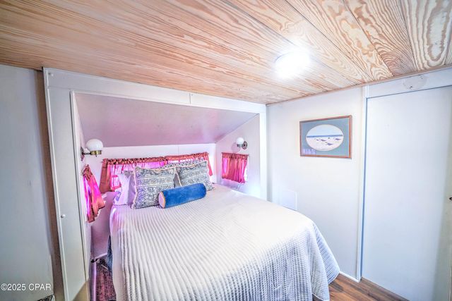 223 Squid Lane, Panama City Beach, FL 32408