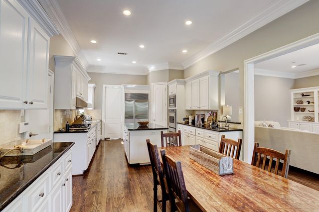 11328 Surrey Oaks Lane, Piney Point Village, TX 77024