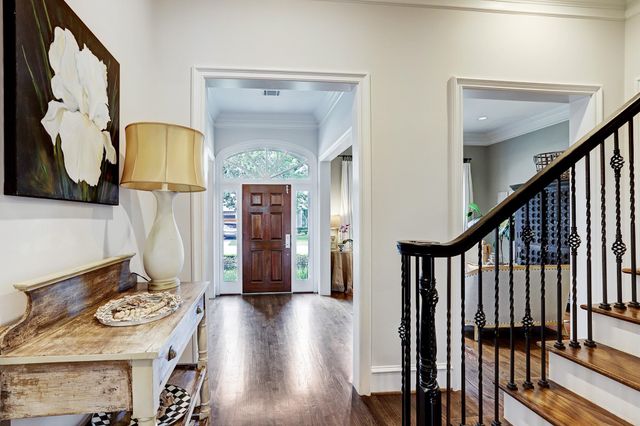 11328 Surrey Oaks Lane, Piney Point Village, TX 77024