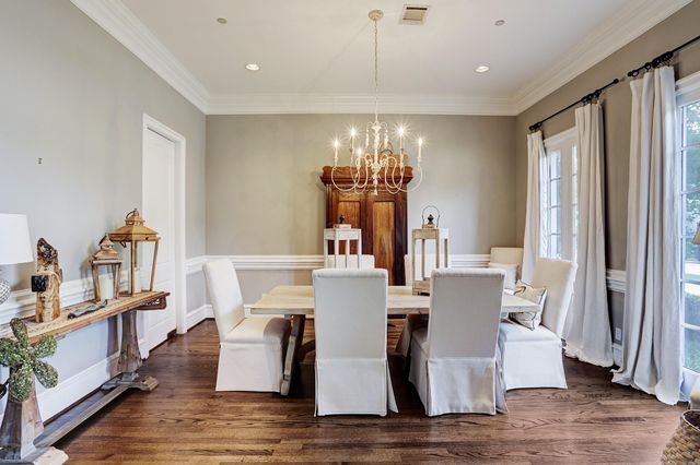 11328 Surrey Oaks Lane, Piney Point Village, TX 77024