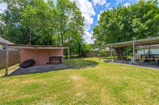 718 E Belmont Street, Pasadena, TX 77506