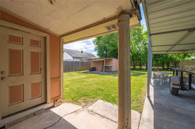 718 E Belmont Street, Pasadena, TX 77506