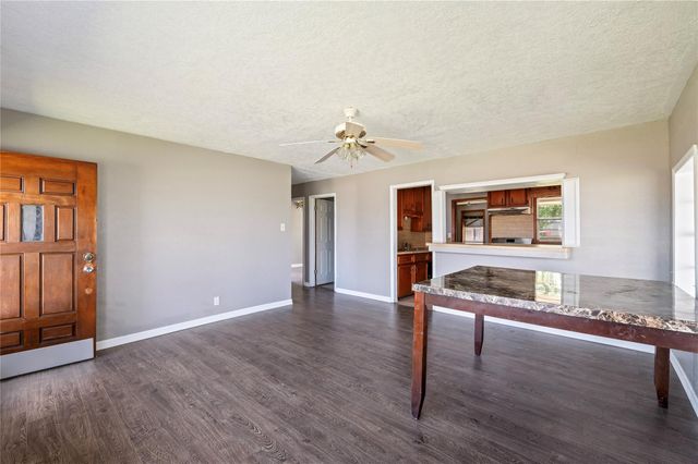 718 E Belmont Street, Pasadena, TX 77506