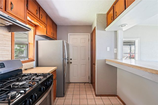 718 E Belmont Street, Pasadena, TX 77506