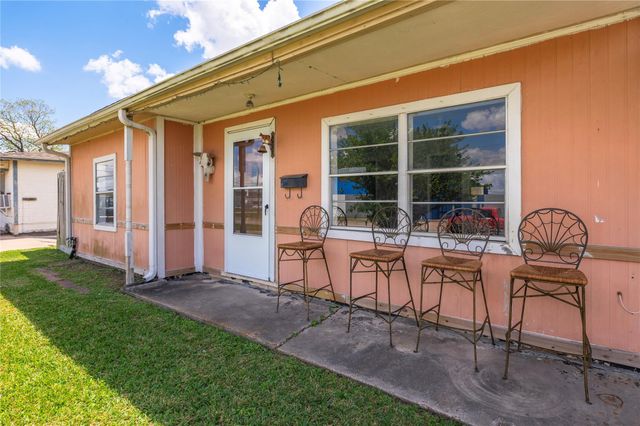 718 E Belmont Street, Pasadena, TX 77506