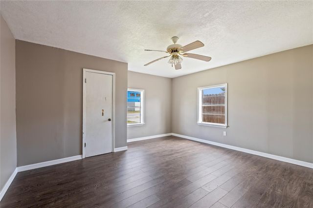 718 E Belmont Street, Pasadena, TX 77506