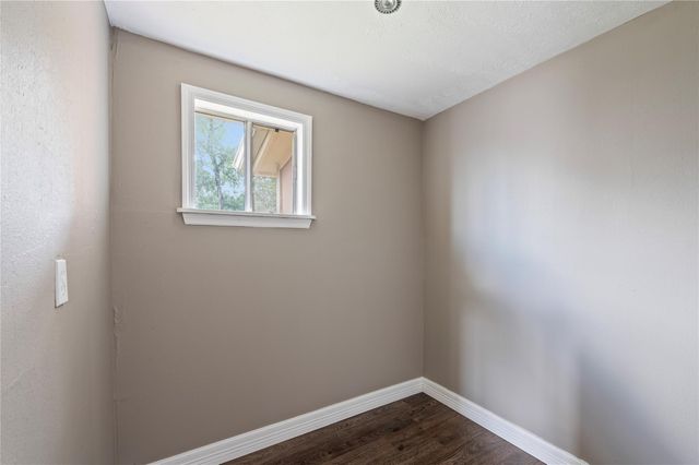 718 E Belmont Street, Pasadena, TX 77506