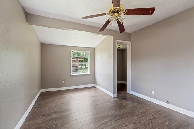 718 E Belmont Street, Pasadena, TX 77506