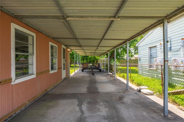 718 E Belmont Street, Pasadena, TX 77506