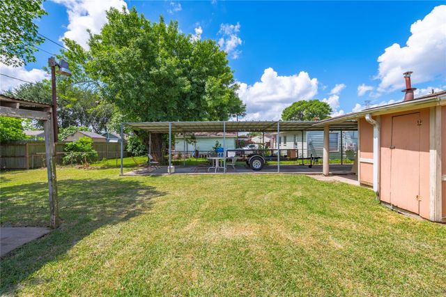 718 E Belmont Street, Pasadena, TX 77506