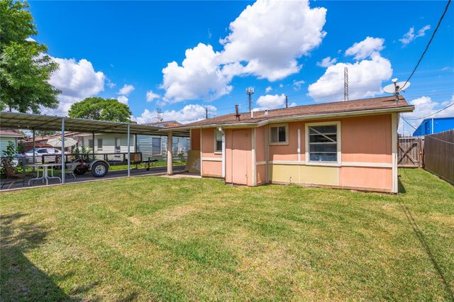 718 E Belmont Street, Pasadena, TX 77506