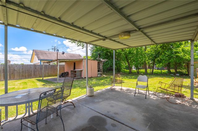 718 E Belmont Street, Pasadena, TX 77506